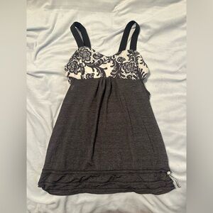 Lululemon tank top size 6